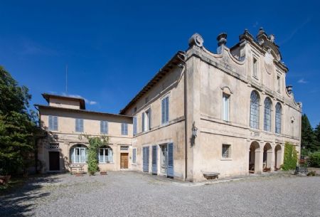 Vendita Villa VENDESI A SIENA, SCACCIAPENSIERI. In una delle zone più esclusive di Siena, tra i silenzi eleganti...